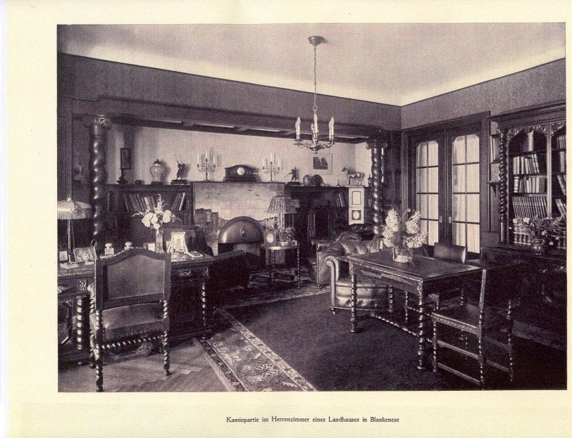 Kaminpartie im Herrenzimmer eines Landhauses in Blankenese